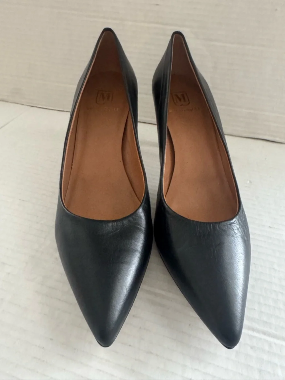 $350 Bruno Magli Black Leather Pointed Toe Pumps Heels Women’s 40.5 US 9.5